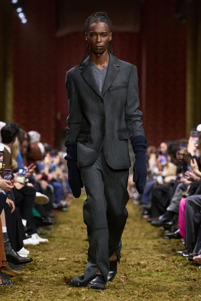 Look 13